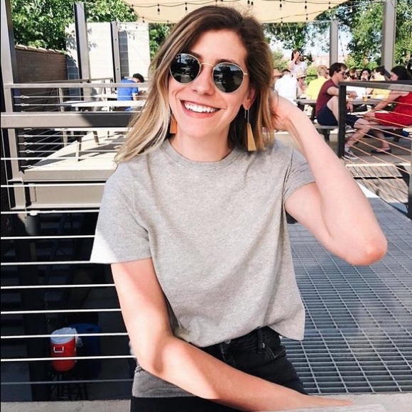 NWOT Madewell Petaldrop Gold Earrings - Picture 2 of 7